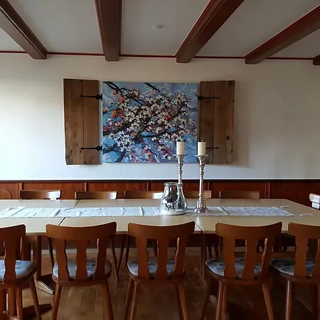 Hotel Zum Hirschen 2*