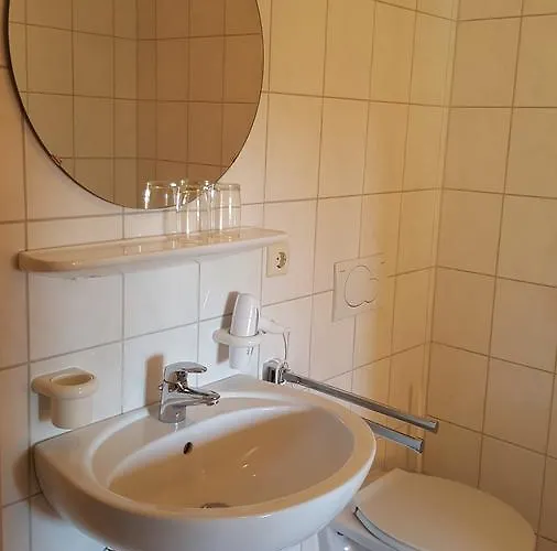 Hotell Zum Hirschen 2*