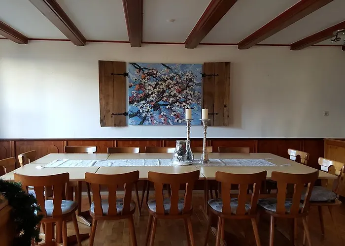 Hotell Zum Hirschen 2*